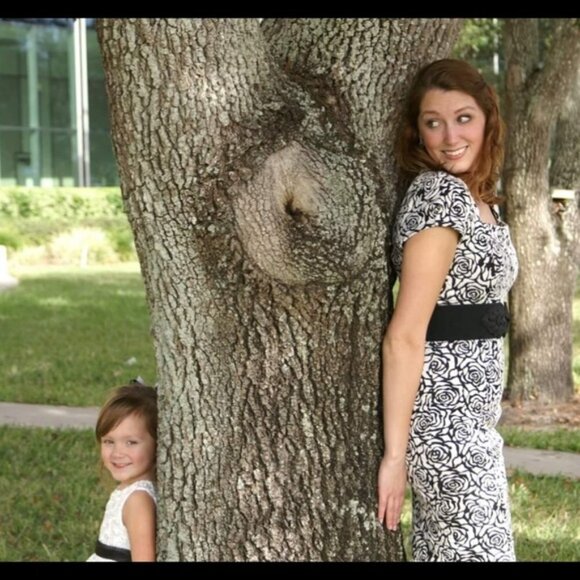 Forever 21 Black & White Floral Dress - Picture 3 of 9